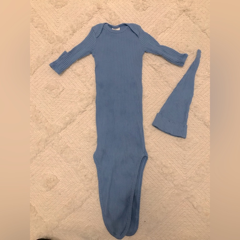 Spearmint LOVE blue ribbed newborn gown & hat